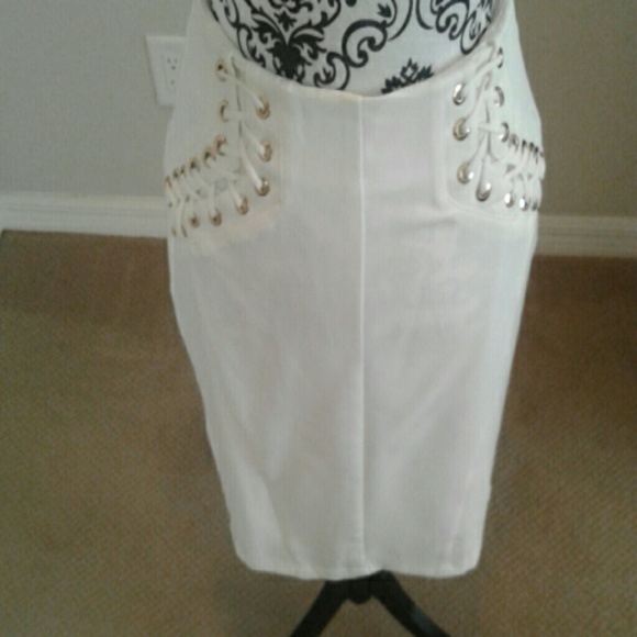 CREAM SKIRT NEW WITH TAG SIZE SIZE M - Picture 2 of 7